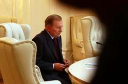 Кучма прибув до Мінська на переговори щодо Донбасу