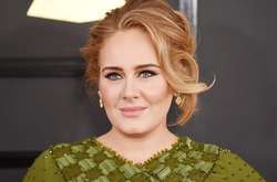 Аферист, выдававший себя за менеджера Адель, год получал подарки от звезд