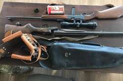 В автівці на пункті пропуску «Майорське» правоохоронці виявили зброю