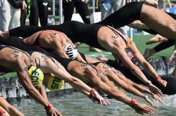 Росіян змусили зняти одяг з символікою СРСР на ЧС в Угорщині