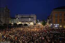 Тисячі поляків мітингували проти судової реформи