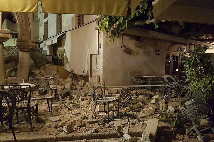 Мощное землетрясение у берегов Турции и Греции: есть погибшие 