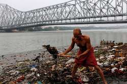 Грязь и вонь: как индийцы убивают священную реку Ганг