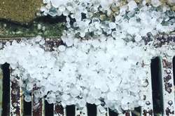 Москву засыпало градом: опубликованы фото и видео 