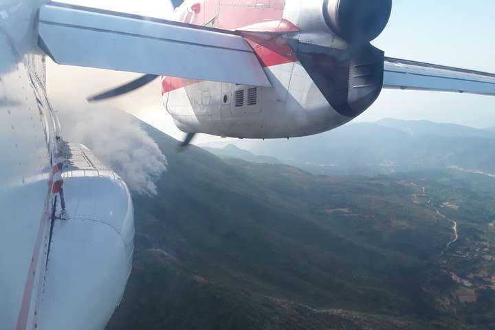 Українська авіація четверту добу ліквідує пожежі у Чорногорії (відео)