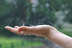 У неділю в Україні подекуди дощитиме