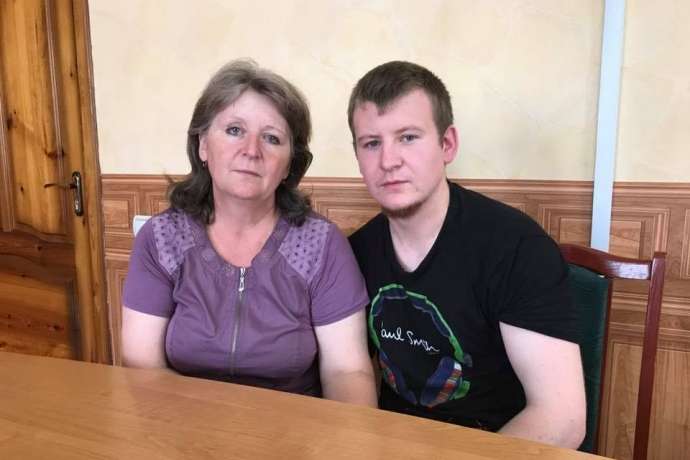 СБУ організувала зустріч полоненого російського контрактника Агеєва з матір'ю
