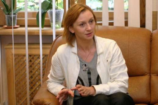Відома акторка спростувала інформацію, що відправила сина воювати на Донбас