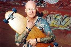 Седина в бороду, бес в ребро: фотографии пожилых людей, которые не утратили бунтарский дух даже спустя многие годы 