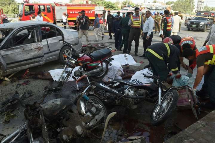 Внаслідок теракту в Пакистані загинули 25 людей, понад 50 осіб поранено