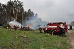 Рятувальники попереджають: до кінця липня в 10 областях України є великий ризик пожеж