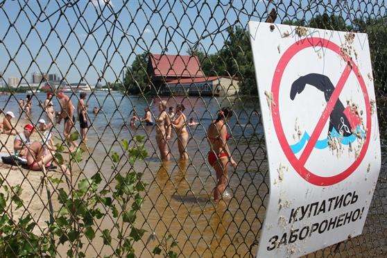 Киянам пояснили, чому на столичних пляжах зараз не можна купатися 