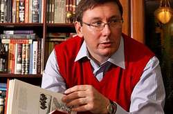 Генпрокурора засекли на книжном рынке «Петровка». Пресс-секретарь рассказала, что он там купил (Список)