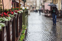 У найближчі дні Україну чекає потепління з сильними дощами