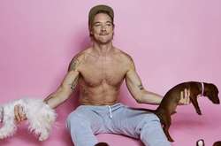 Charli XCX выпустила клип на песню Boys с десятком звездных камео