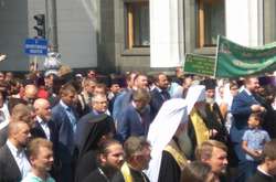 Хресний хід московської церкви очолили Новинський, Вілкул і Добкін