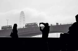 Повседневная жизнь обитателей Лондона в серии стрит-фотографий