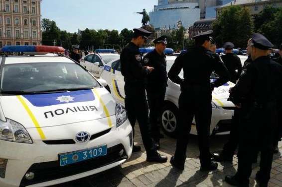 Поліція посилила охорону безпеки у центрі Києва (фото)