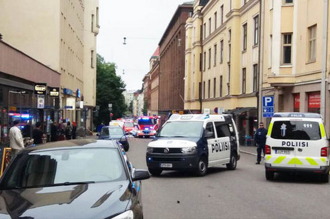 У столиці Фінляндії автомобіль в’їхав у натовп, є жертви
