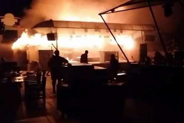 У нічному клубі в Одесі спалахнула масштабна пожежа