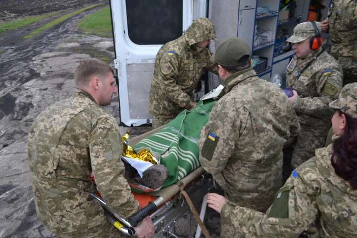 Двох бійців АТО з пораненнями очей евакуювали в Дніпро
