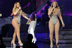 В сети потролили 100-килограммовую Мэрайю Кэри