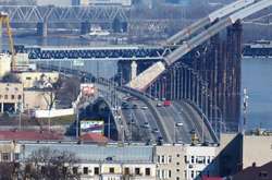 На Набережно-Рибальській дорозі на три місяці обмежать рух транспорту