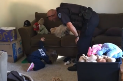 Соцсеть «взорвала» история о добром полицейском из США