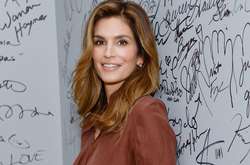  51-летняя Синди Кроуфорд опубликовала селфи без макияжа