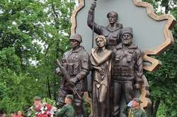 У центрі окупованого Луганська невідомі підірвали пам'ятник бойовикам, - ЗМІ