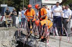 Кличко перевірив, як ремонтують аварійний шляхопровід на проспекті Комарова