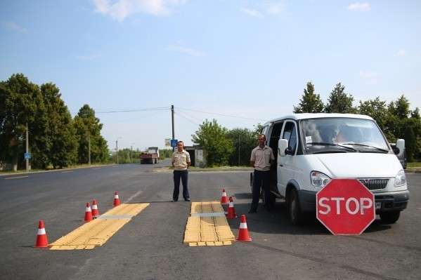 Через спеку на українських дорогах заборонено рух фур у денну пору
