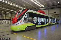 В Китае запустили первый беспилотный трамвай