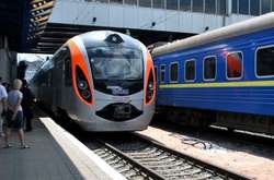 «Укрзалізниця» призначила на серпень додатковий потяг з Миколаєва до Херсона