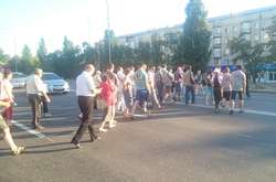 Кияни перекрили Харківське шосе через відключення світла