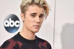 Джастин Бибер отменил гастрольный тур из-за Селены Гомес