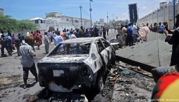 У Сомалі біля лікарні вибухнув автомобіль: є загиблі