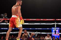 Василь Ломаченко захистив титул чемпіона світу з боксу