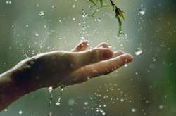 Похолодання принесе зливи, грози, можливі шквали та град