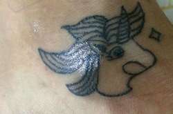 Нелепые татуировки принесли успех бразильской художнице