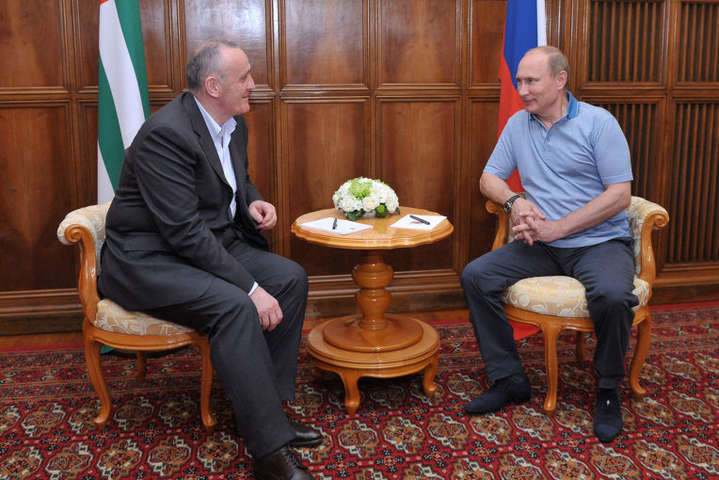 Путін відвідав окуповану Абхазію 