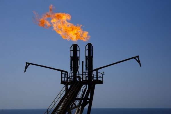 Нафта дешевшає через зростання геополітичного напруження 