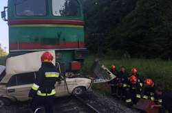 Поїзд на Львівщині розчавив «Жигулі»: троє загиблих