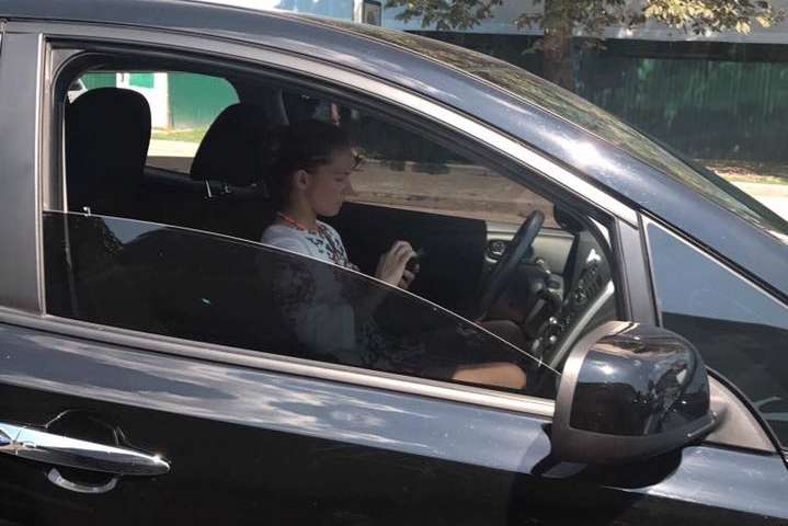 Сестра Надії Савченко їздить новим авто за мільйон гривень - ЗМІ