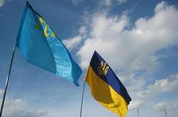 Прапори кримськотатарського народу та України