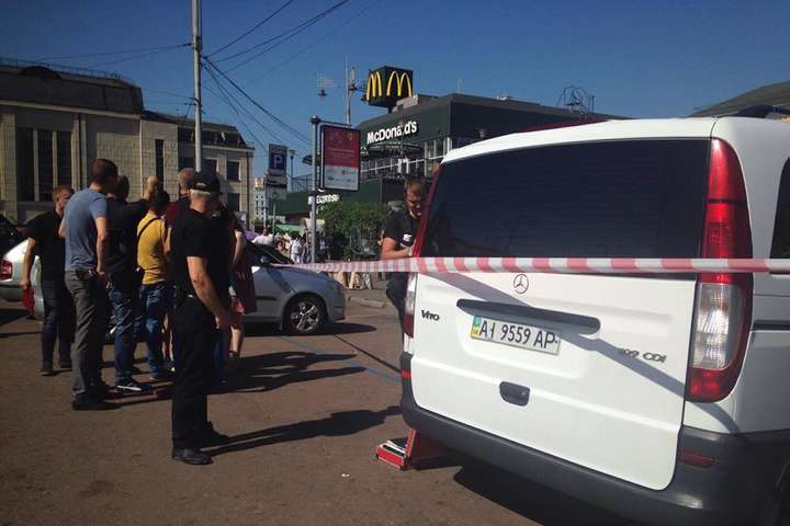 У Києві на вокзалі стріляли. Троє людей поранено