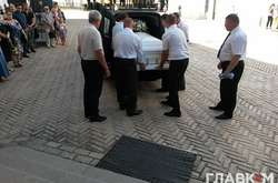 Бережную похоронили на киевском кладбище для VIPов