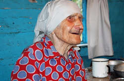 Світязька самітниця. Чим живе 97-літня баба Ганя з Волині