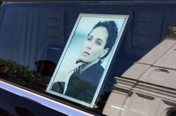 Последний путь Ирины Бережной: одиозные регионалы, скандальные звезды и убитые горем родственники