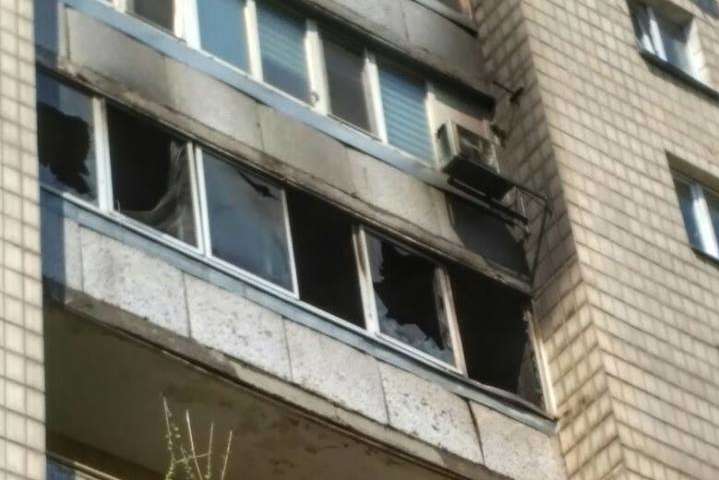 Пожежа в центрі Києва: у квартирі знайшли два тіла з проламаними черепами